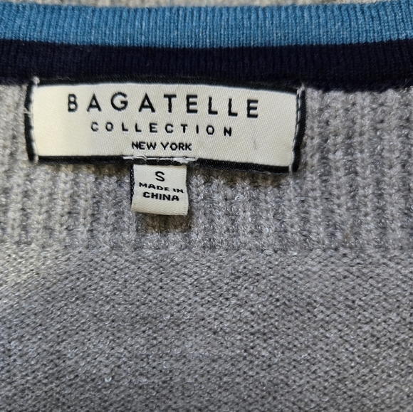 Bagatelle Gray Crew Neck Sweater with Textured Stripes , Navy And Blue Collar. S - Picture 6 of 8